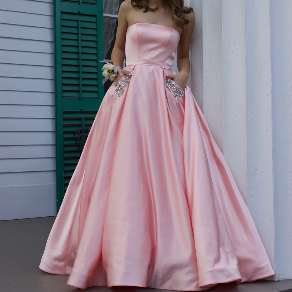 Sherri Hill Prom Dress - Picture 1 of 6